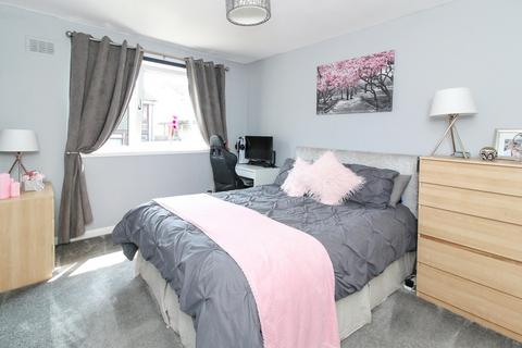 62 Buckstone Crescent, Edinburgh, EH10 6PR