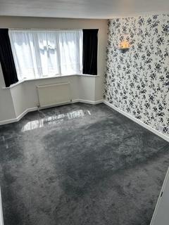 4 bedroom semi-detached house to rent, High Wycombe HP13