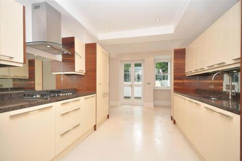3 bedroom flat to rent, Fitzjohns Avenue, London, NW3