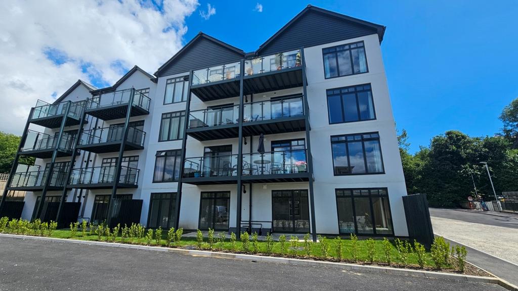 To Book A Viewing Call TPS Lostwithiel on 01208 87