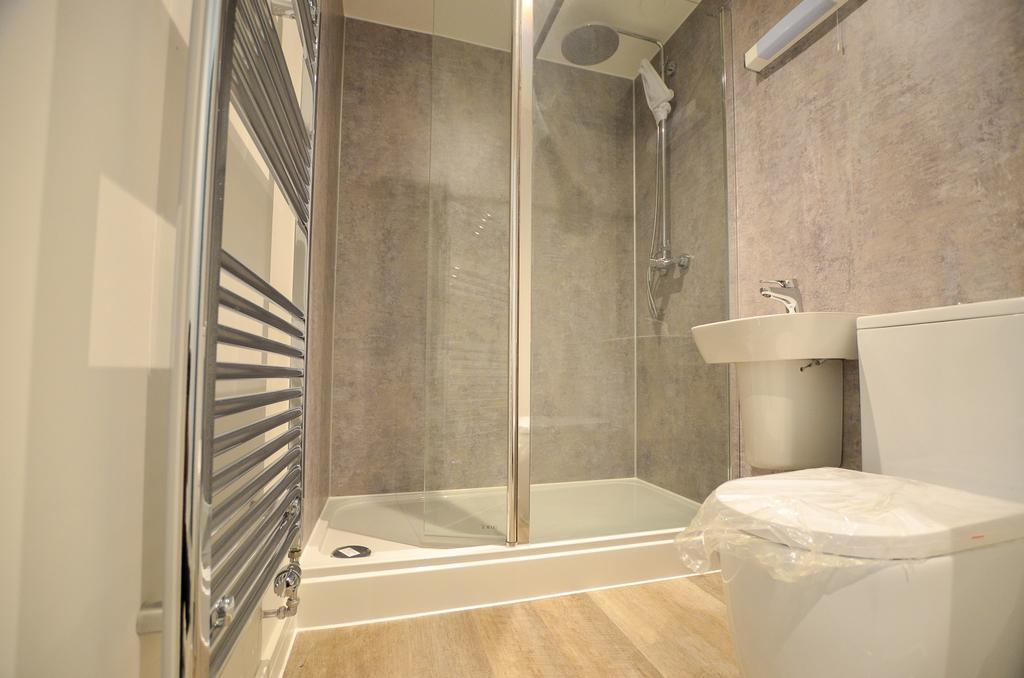 To Book A Viewing Call TPS Lostwithiel on 01208 87