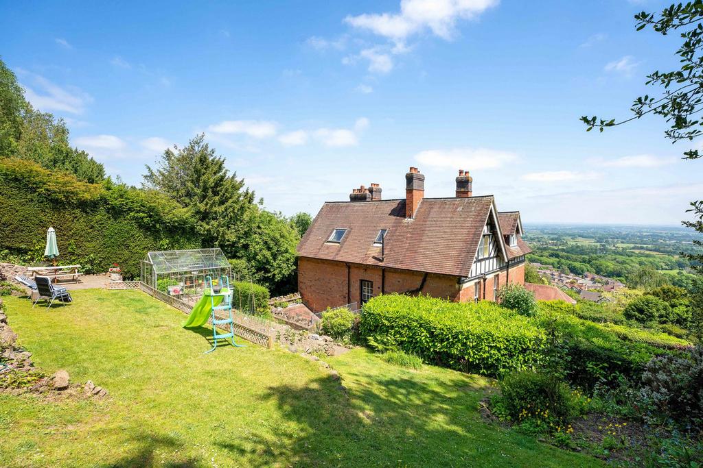 Wells Road, Malvern, Worcestershire WR14 4PA 8 bed detached house for