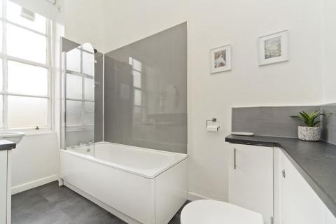 Flat 1, 104 High Street, North Berwick, EH39 4HE