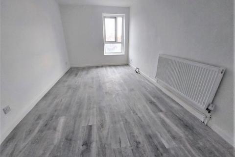 2 bedroom flat for sale, Aidan Close, Dagenham, Essex. RM8 3LE