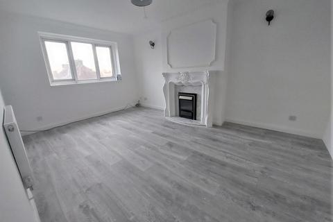 2 bedroom flat for sale, Aidan Close, Dagenham, Essex. RM8 3LE