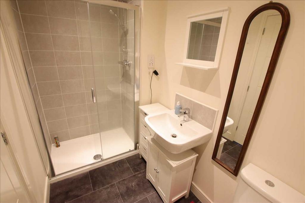 Bedroom one en suite