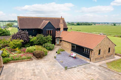 4 bedroom barn conversion for sale - Southend-on-sea SS3
