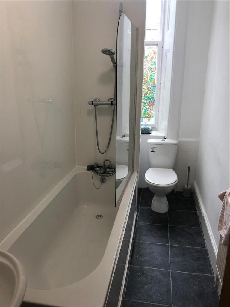 Apartment in Glasgow, North Woodside - View 5
