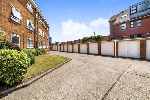 2 bedroom apartment to rent, Hewgate Court,  Henley on Thames,  RG9