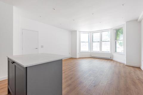 1 bedroom apartment to rent, 996 High Road, London, N20