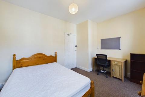 4 Cedar Road, Northampton, NN1 4RN
