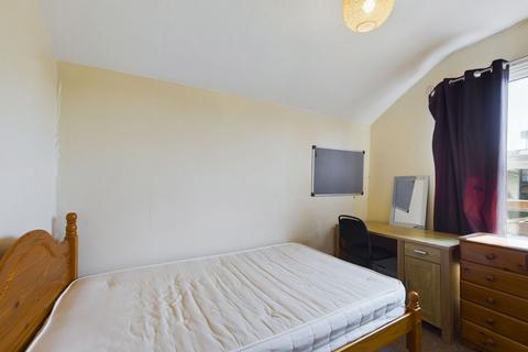 4 Cedar Road, Northampton, NN1 4RN