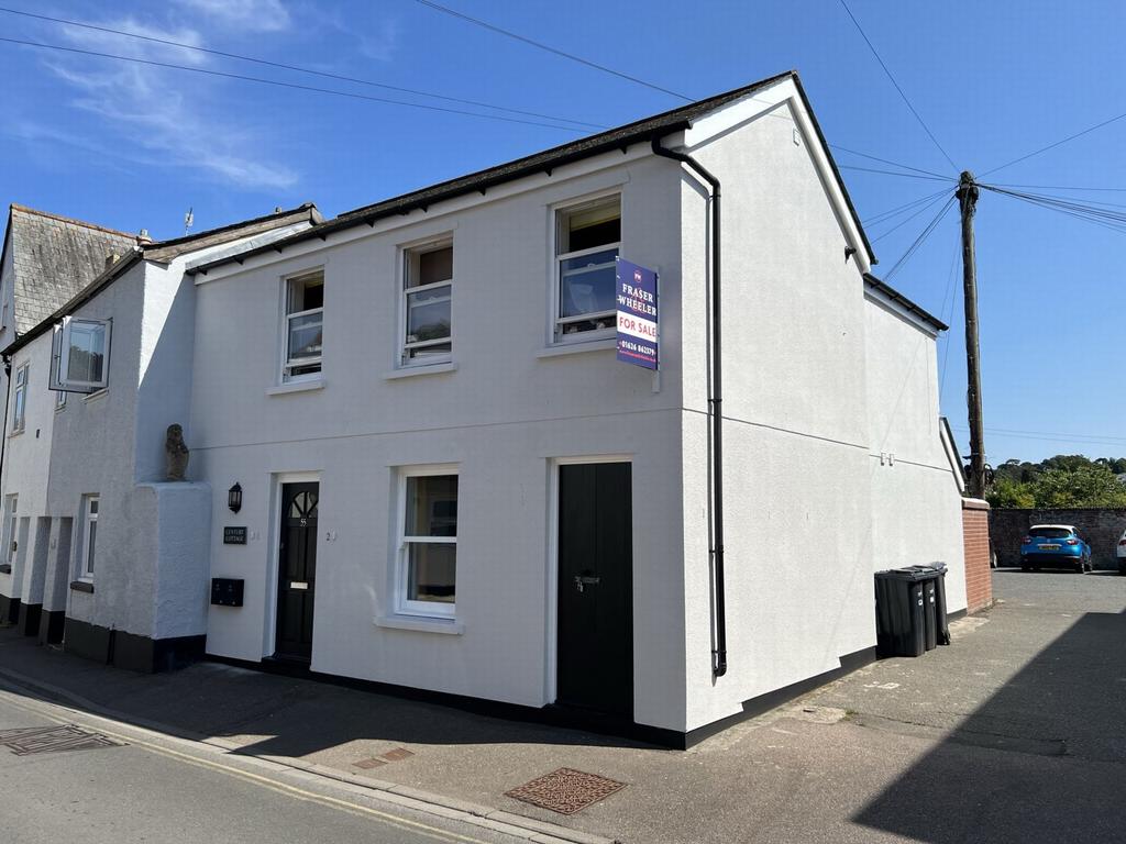 High Street, Dawlish, EX7 2 bed flat £159,950