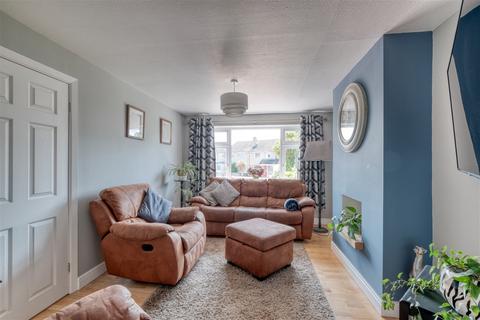 9 Laxton Avenue, Worcester, WR2 6EJ