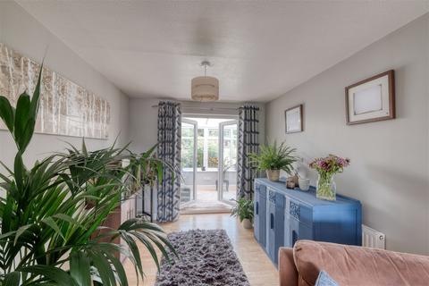 9 Laxton Avenue, Worcester, WR2 6EJ