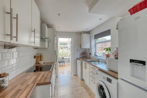 9 Laxton Avenue, Worcester, WR2 6EJ