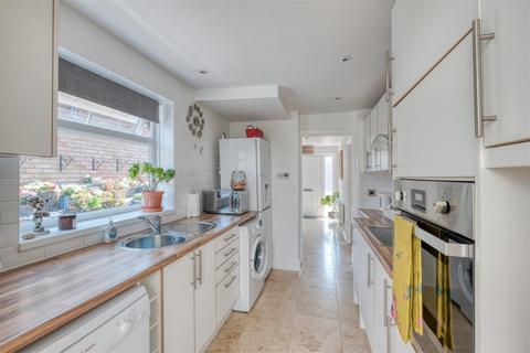 9 Laxton Avenue, Worcester, WR2 6EJ
