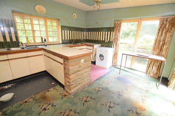 Breakfast/kitchen