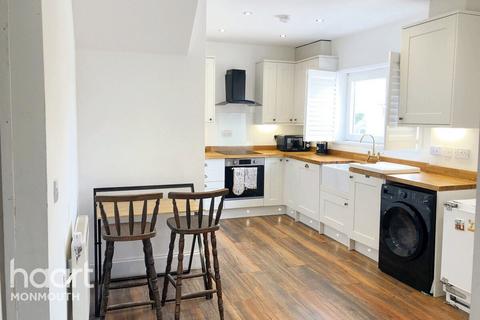 5 Cherry Walk, Monmouth, NP25 5DE