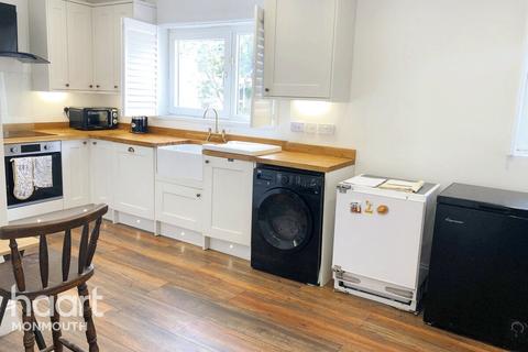 5 Cherry Walk, Monmouth, NP25 5DE