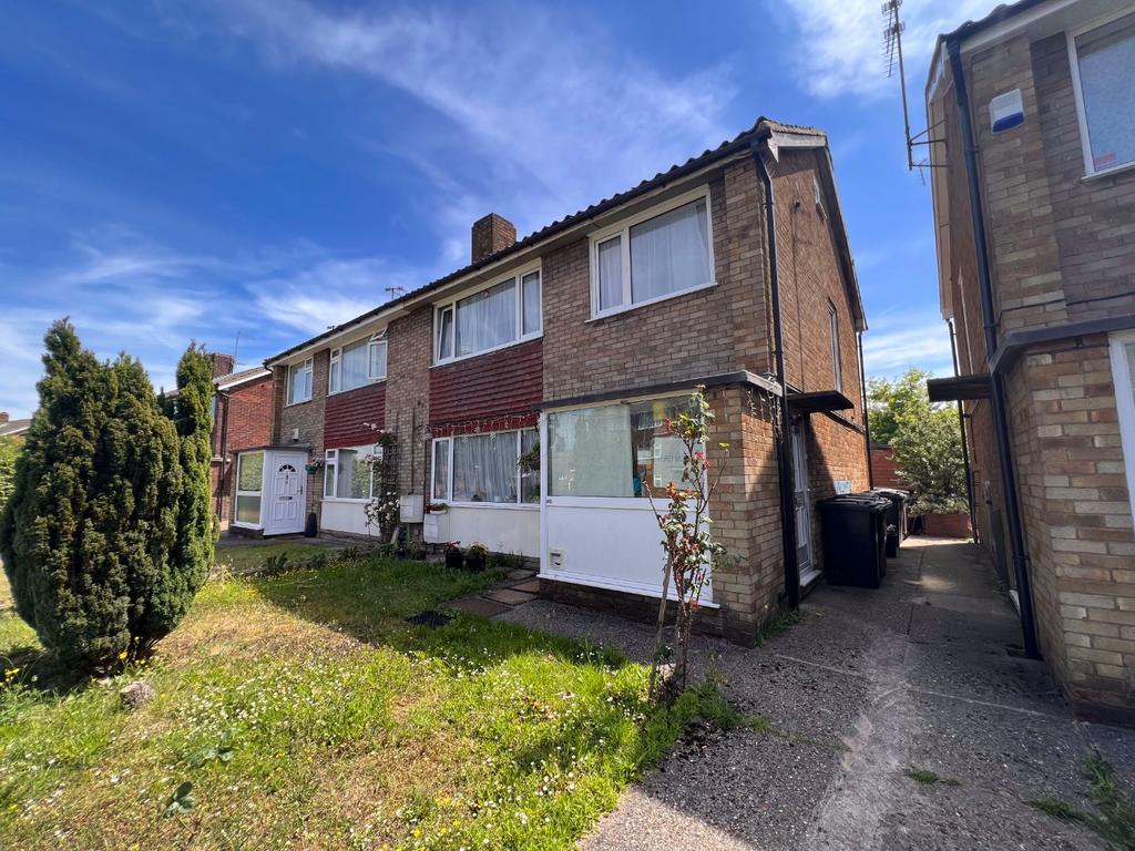 Fair Oak Drive, Luton, Bedfordshire, LU2 2 bed £1,000 pcm