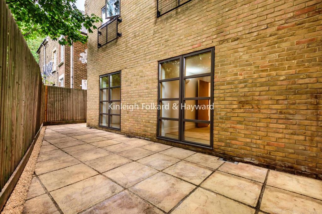 Morley Road, Lewisham 2 bed flat for sale £369,950