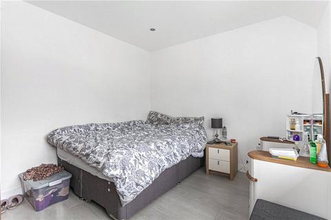 5 bedroom semi-detached house to rent, Cedar Way, Guildford, Surrey, GU1