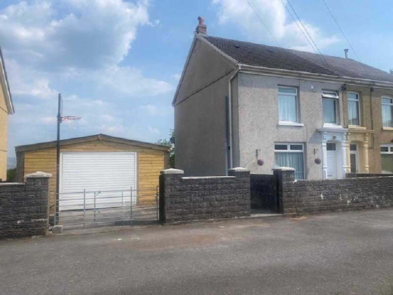 Bryn Road, Cwmllynfell, Swansea. 2 bed semidetached house £155,000
