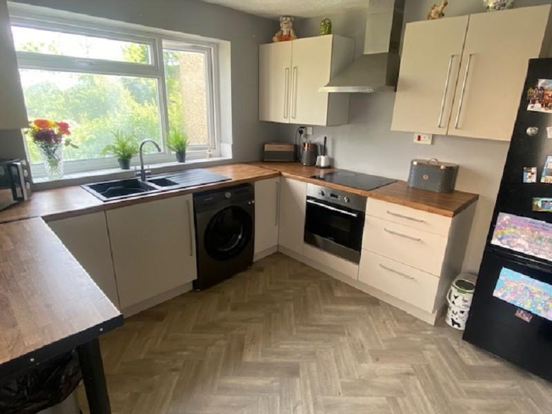 Bryn Road, Cwmllynfell, Swansea. 2 bed semidetached house £155,000
