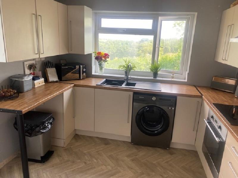 Bryn Road, Cwmllynfell, Swansea. 2 bed semidetached house £155,000