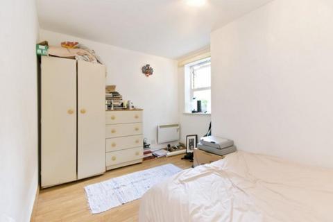 3 bedroom flat to rent, Kenninghall Road, Clapton