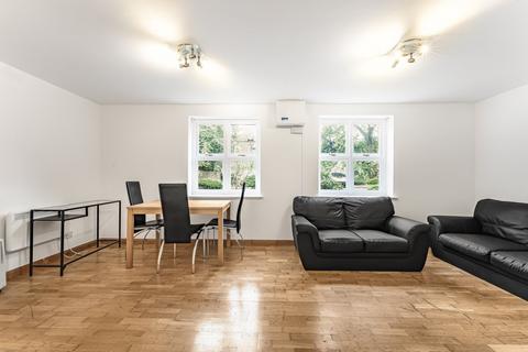 3 bedroom flat for sale, Kenninghall Road, Clapton