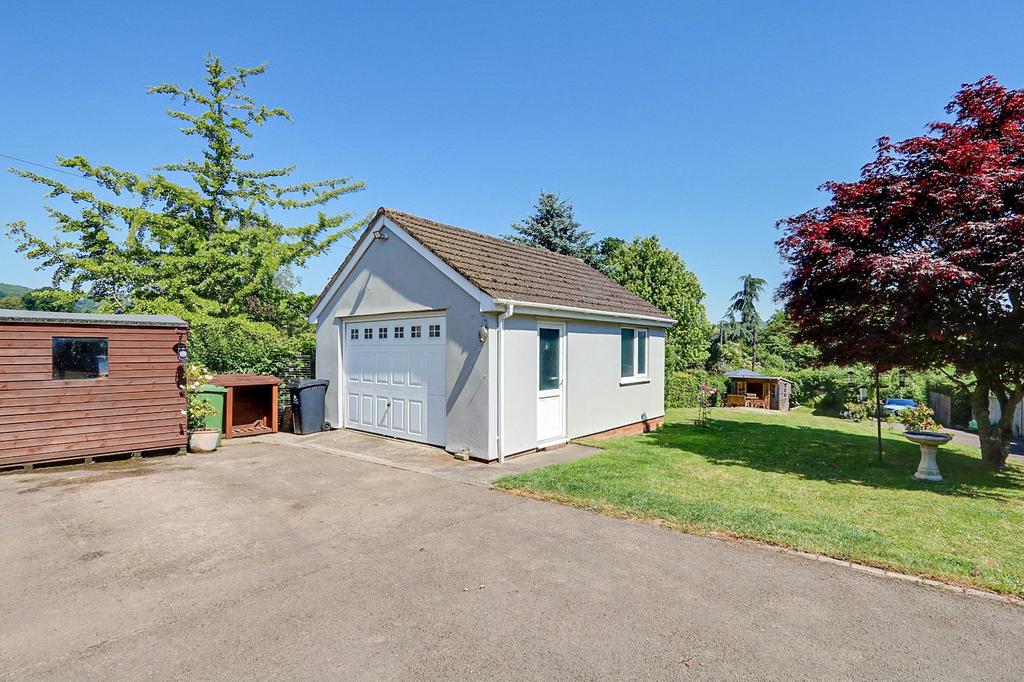 Garage / Workshop
