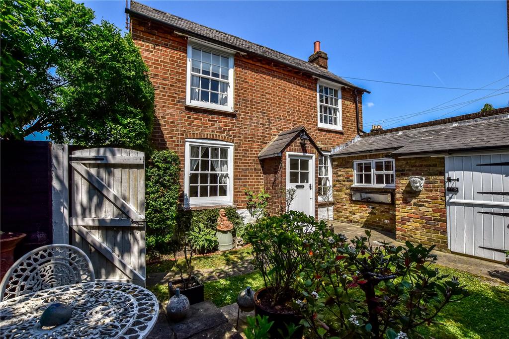Street, Chesham... 2 bed detached house for sale £450,000
