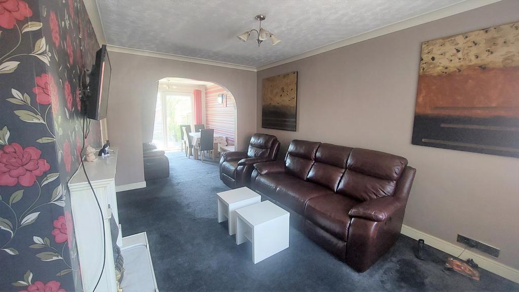 Buckley Lane, Farnworth, Bolton, BL4 3 bed bungalow £925 pcm (£213 pw)