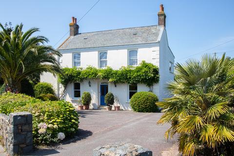 Route de la Charruee, Vale, Guernsey, GY6