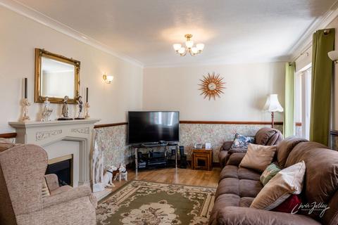 17 Tarnside Close, Stockport, SK2 5JB