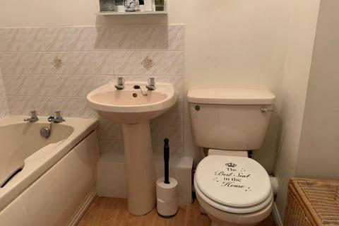 35 Bordeaux Close, Northampton, NN5 6YR