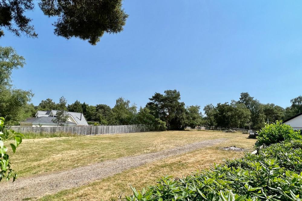 Foxbury Road, St Leonards, Ringwood, BH24 2SG 5 bed detached house for