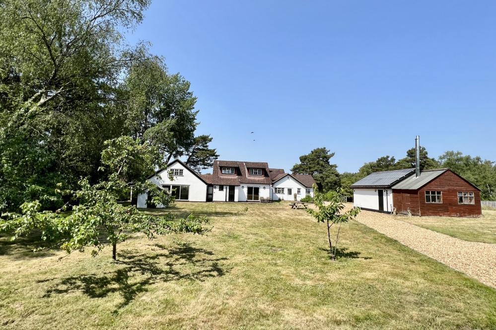 Foxbury Road, St Leonards, Ringwood, BH24 2SG 5 bed detached house for
