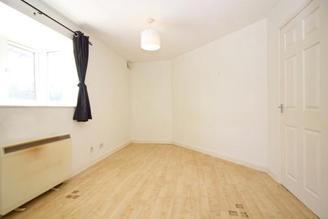undefined, STONY STRATFORD CENTRE - 1 bedroom maisonette with parking!