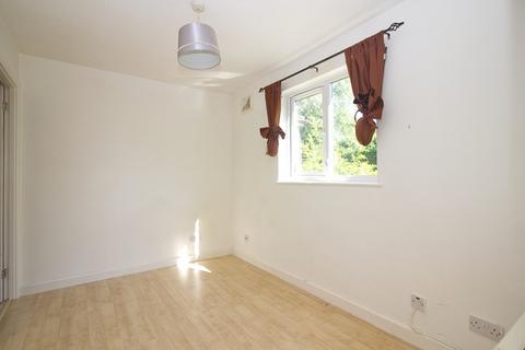 undefined, STONY STRATFORD CENTRE - 1 bedroom maisonette with parking!