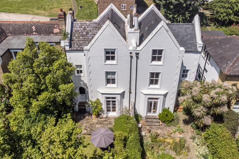 2 Redberry Grove, London, SE26 4DA