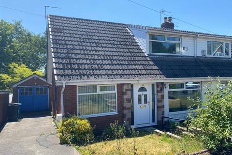28 Alpine Drive, Royton, Oldham, OL2 5HB