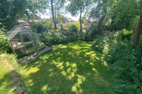 28 Alpine Drive, Royton, Oldham, OL2 5HB