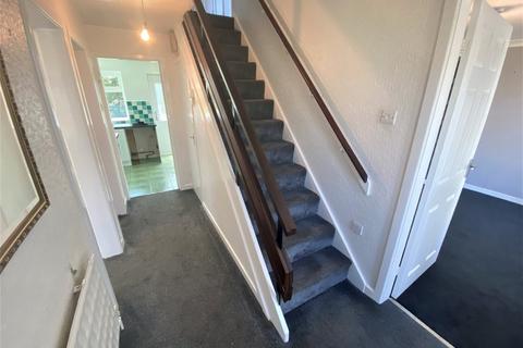 28 Alpine Drive, Royton, Oldham, OL2 5HB