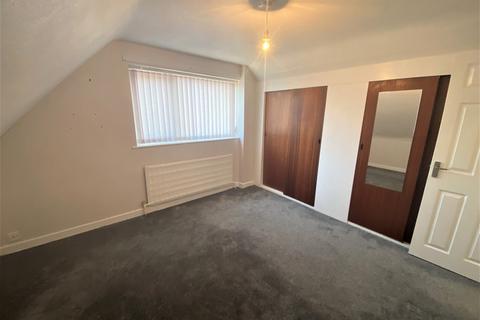 28 Alpine Drive, Royton, Oldham, OL2 5HB