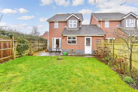 31 Downs Close, Headcorn, Ashford, TN27 9UG