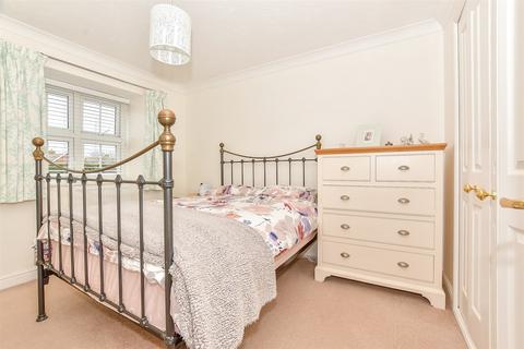 31 Downs Close, Headcorn, Ashford, TN27 9UG