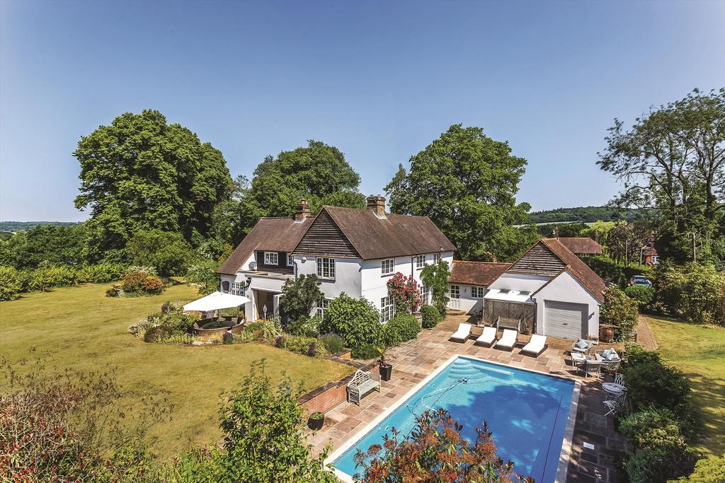Christmas Hill, Shalford, Guildford, Surrey, GU4 5 bed detached house